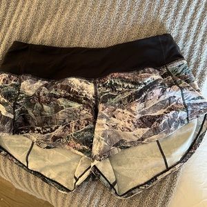 Lululemon speed ups 2.5 inch size 2